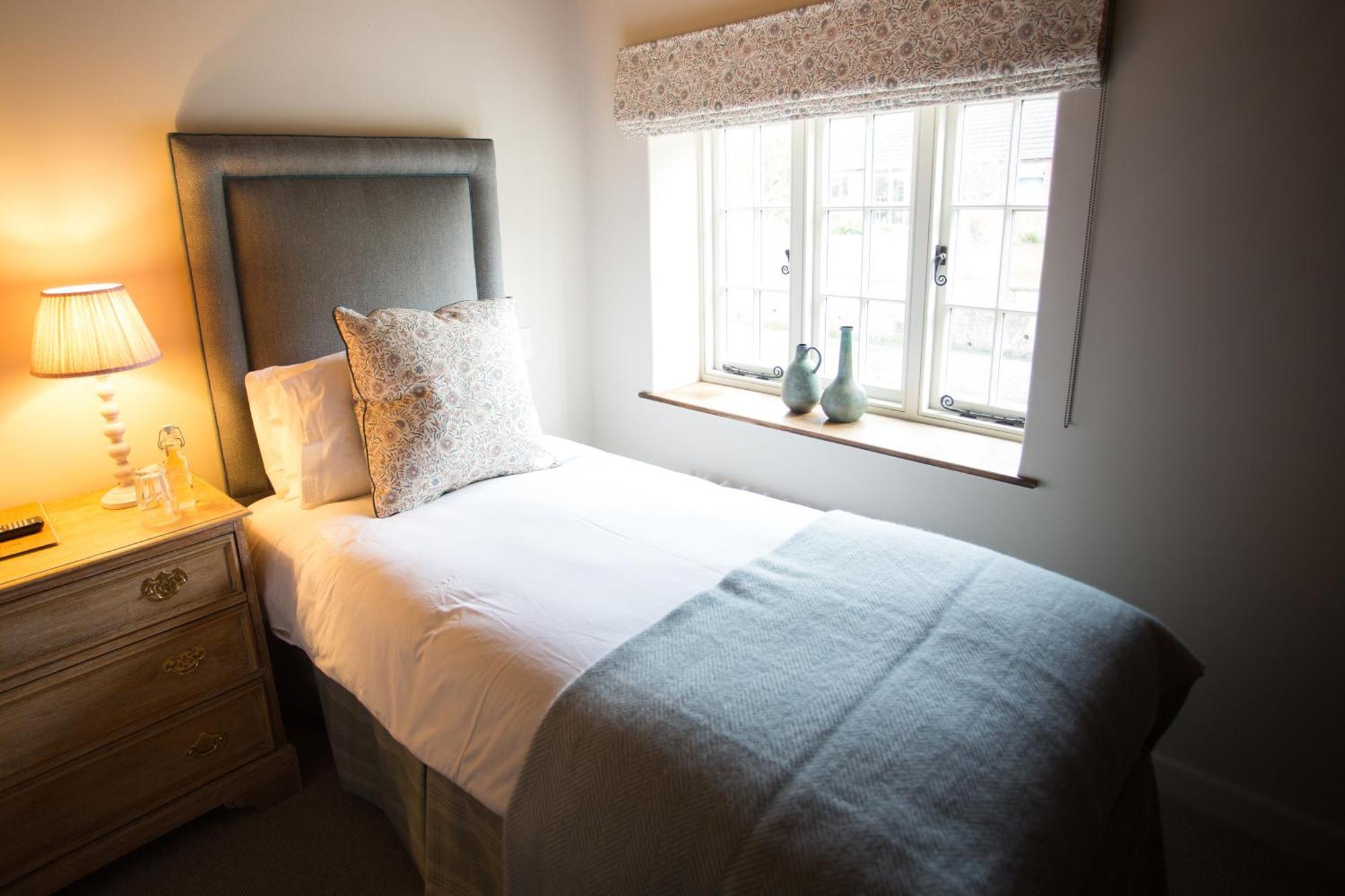 Bed and Breakfast The Three Daggers à Edington  Chambre photo
